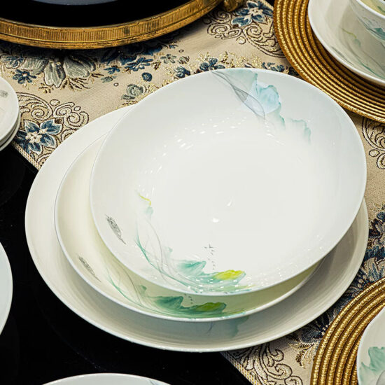 Fresh and cute hand-painted underglaze ceramic dinner plate