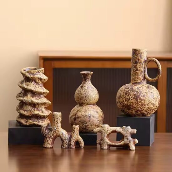 Custom Creative Home Decor Ceramic Vase with Modern Artistic Design