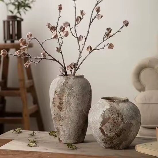 Custom Creative Home Decor Ceramic Vase with Modern Artistic Design