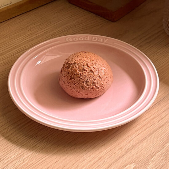 Cream embossed ceramic dessert and breakfast plate with letter design