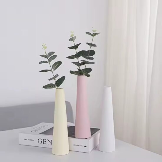 Minimalist Modern Ceramic Vase for Dried Flower Arrangements