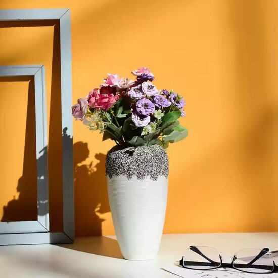 Modern Indoor Decorative Ceramic Vase for Home and Office