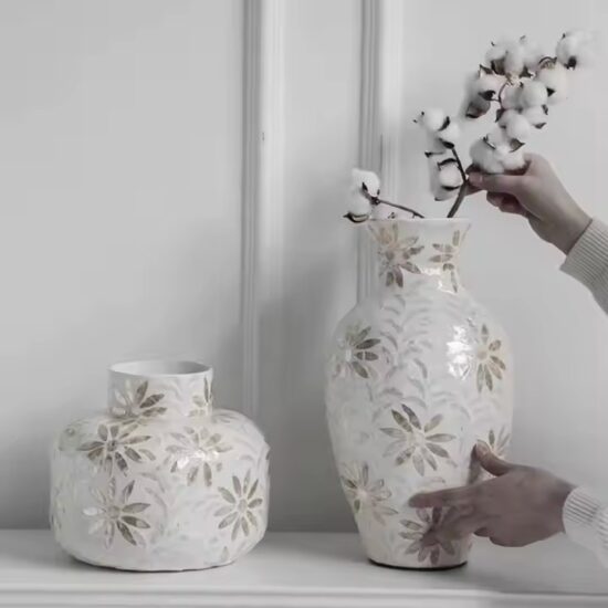 Modern Desktop Decorative Ceramic Vase for Tabletop Decoration