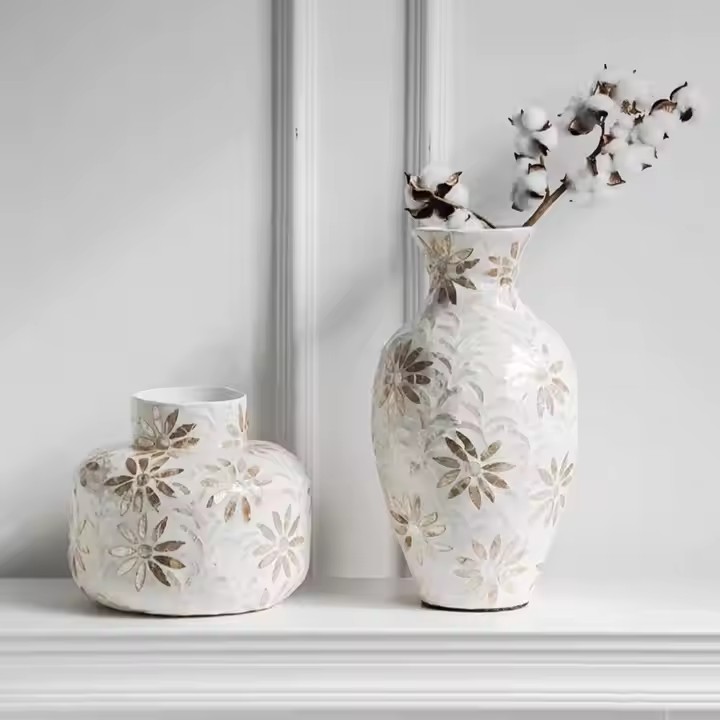 Modern Desktop Decorative Ceramic Vase for Tabletop Decoration