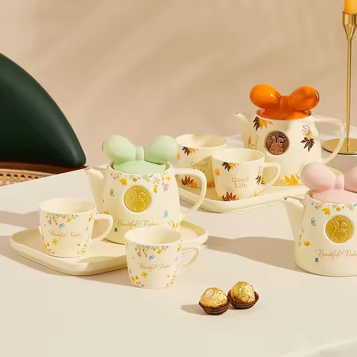 Modern ceramic teapot for home and restaurant tea service