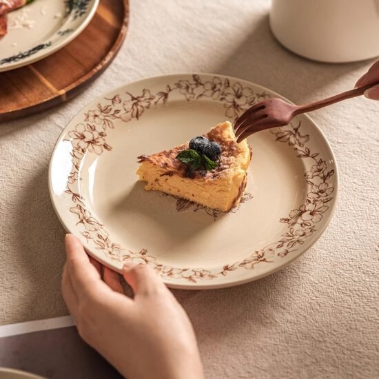 High-end Chinese floral ceramic plate for home or restaurant use