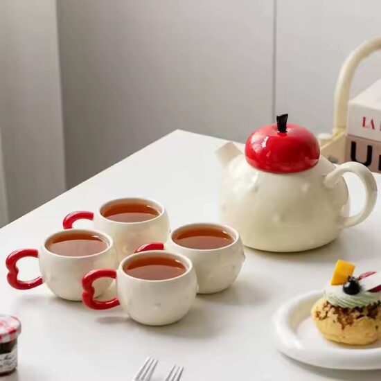 Modern Cute Ceramic Teapot with Luxurious Glossy Finish for Tea Lovers

