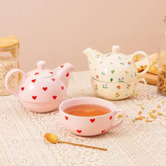 Modern Cute Ceramic Teapot with Luxurious Glossy Finish for Tea Lovers