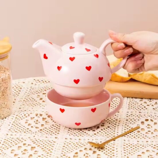 Modern Cute Ceramic Teapot with Luxurious Glossy Finish for Tea Lovers

