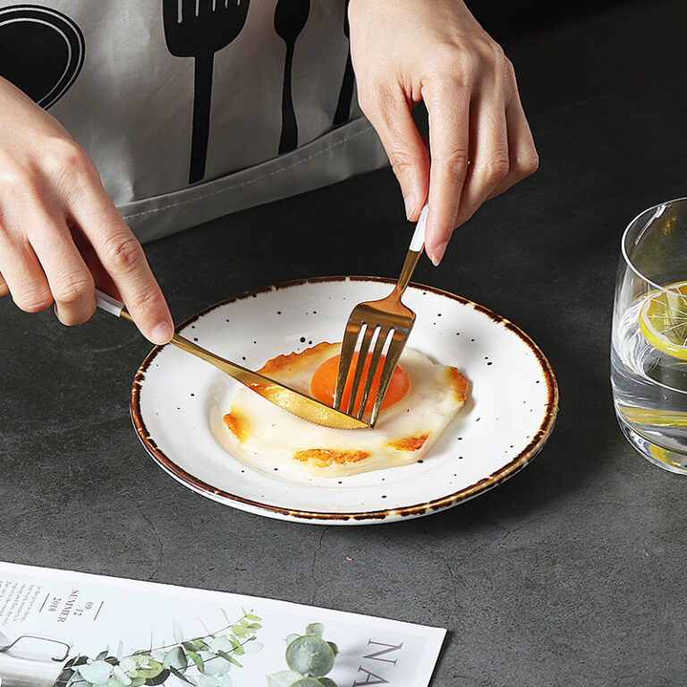 Luxury minimalist round ceramic plate set for European-style dining