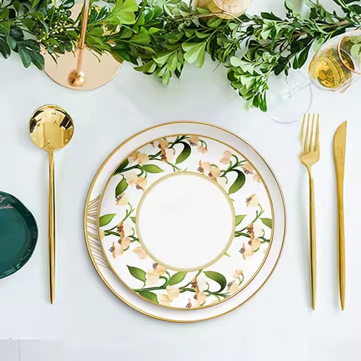 High-end porcelain plate with elegant design for dining and tableware supply
