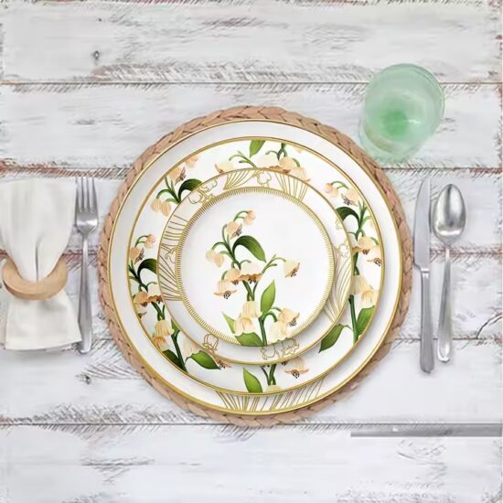 High-end porcelain plate with elegant design for dining and tableware supply