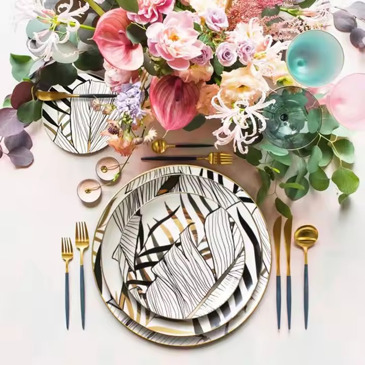 High-end porcelain plate with elegant design for dining and tableware supply