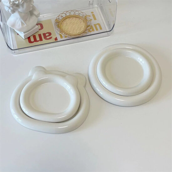 Modern white puffy ceramic round plate for home and restaurant dining
