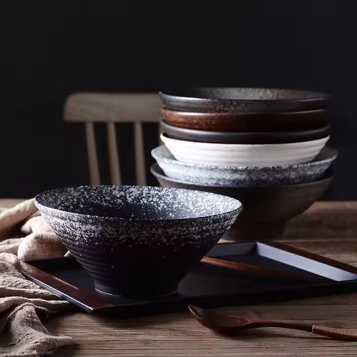 Large Japanese hand-painted ceramic bowl for household and restaurant use