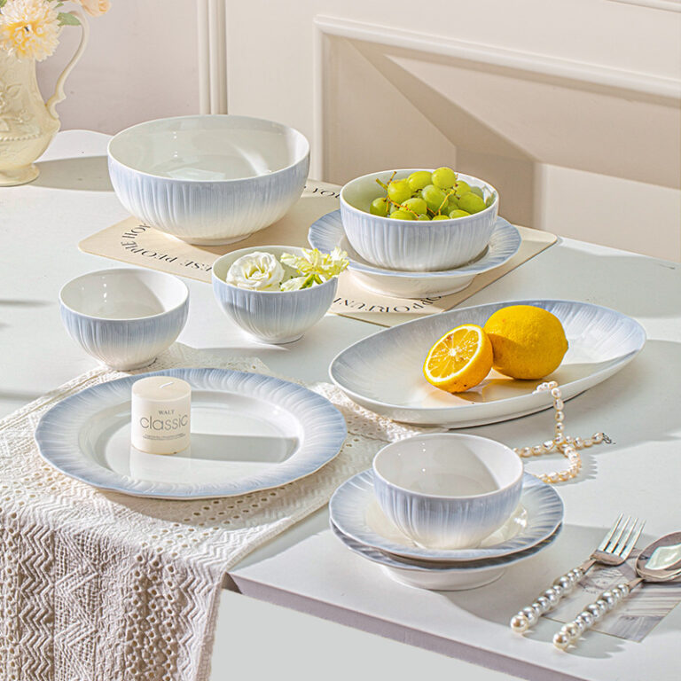 High aesthetic ceramic dinnerware set for home and gift use