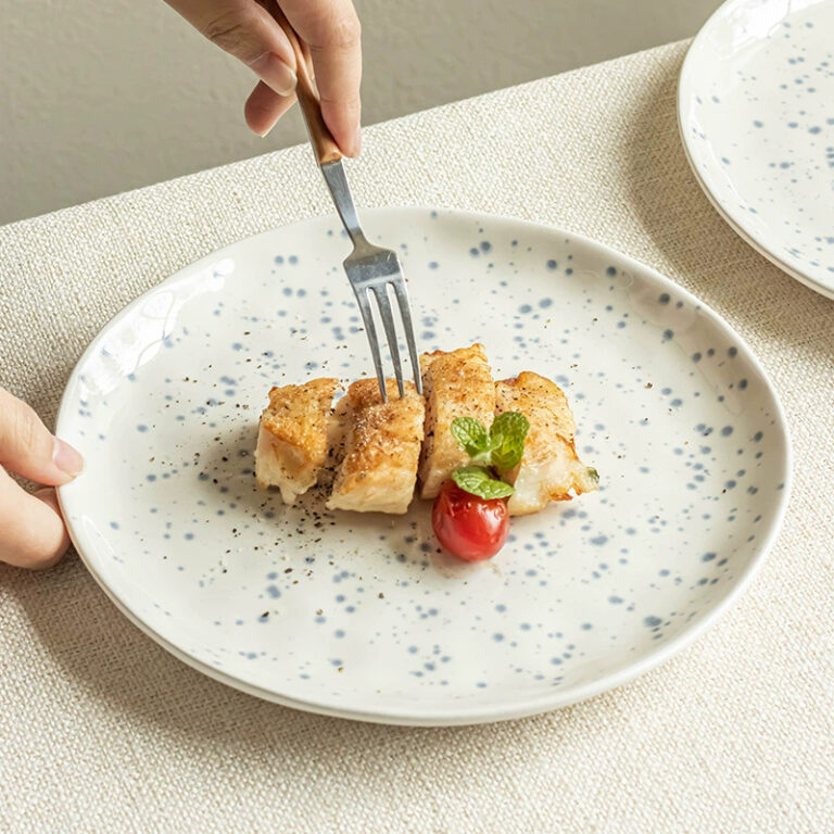 Nordic ceramic dessert plate with minimalist style