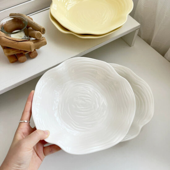 Nordic scalloped ceramic soup plate with irregular shape