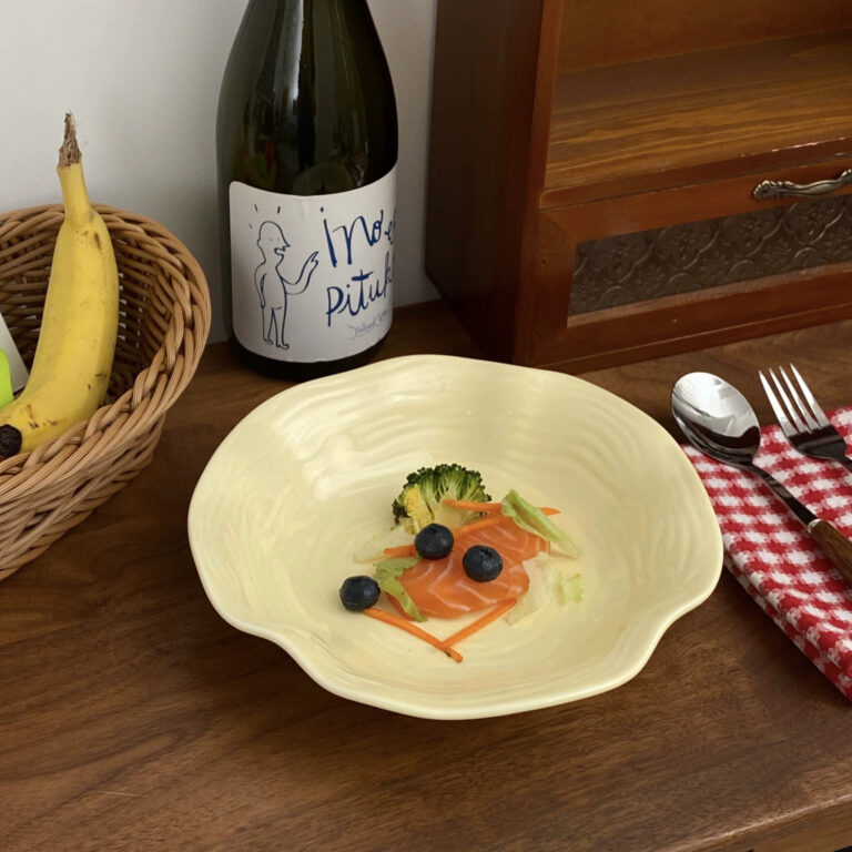 Nordic scalloped ceramic soup plate with irregular shape