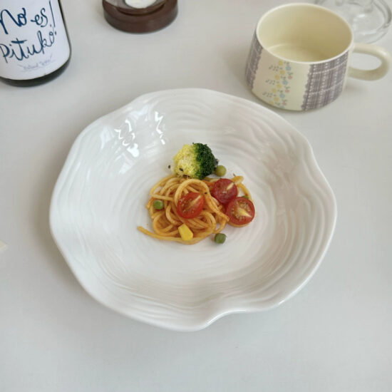 Nordic scalloped ceramic soup plate with irregular shape