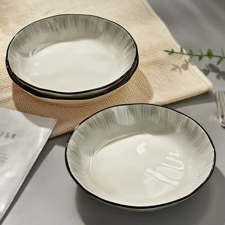 Elegant new ceramic dinner plate for home and wholesale use