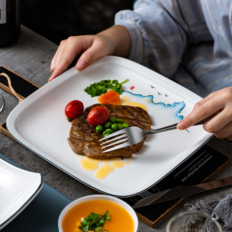 Elegant ceramic hot dish plate for hotel and restaurant use