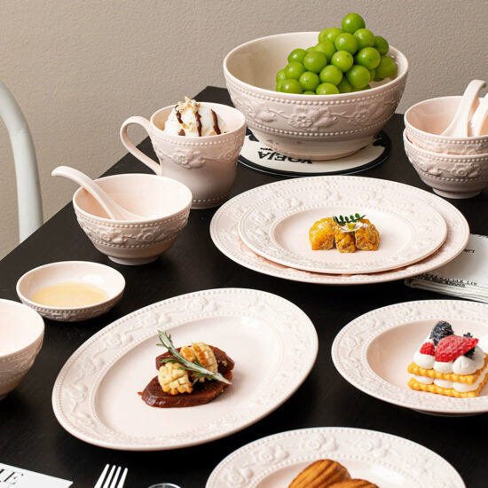 Solid color embossed ceramic dinner plate for Western food presentation