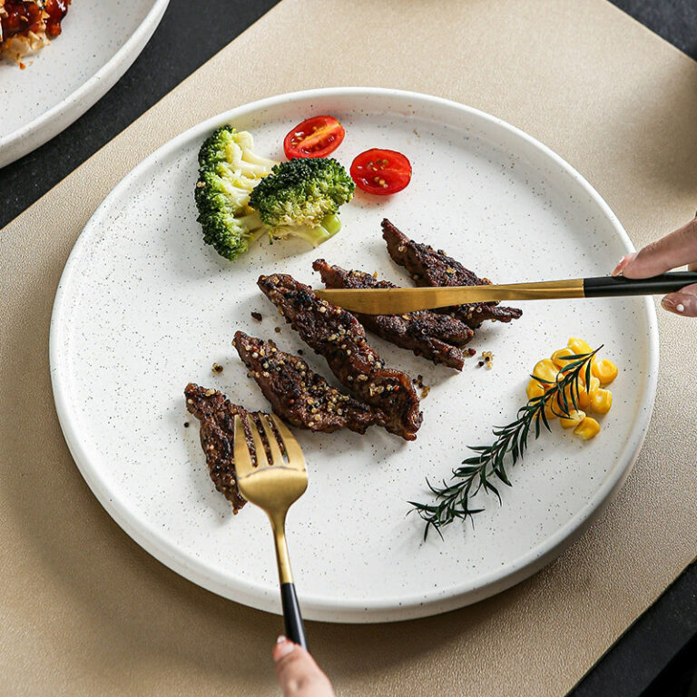 Minimalist ceramic Western dinner plate with matte finish for home or restaurant