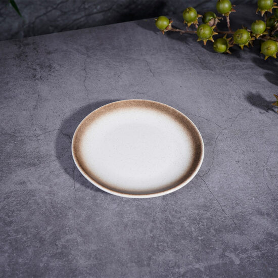 Japanese-style vintage round ceramic plate for home dining