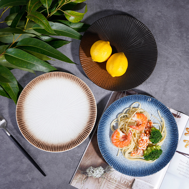 Japanese-style vintage round ceramic plate for home dining