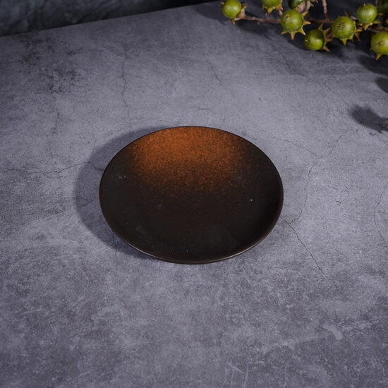 Japanese-style vintage round ceramic plate for home dining