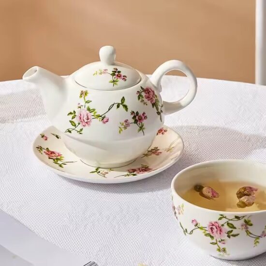 High-Aesthetic Custom Ceramic Teapot with Elegant Modern Design
