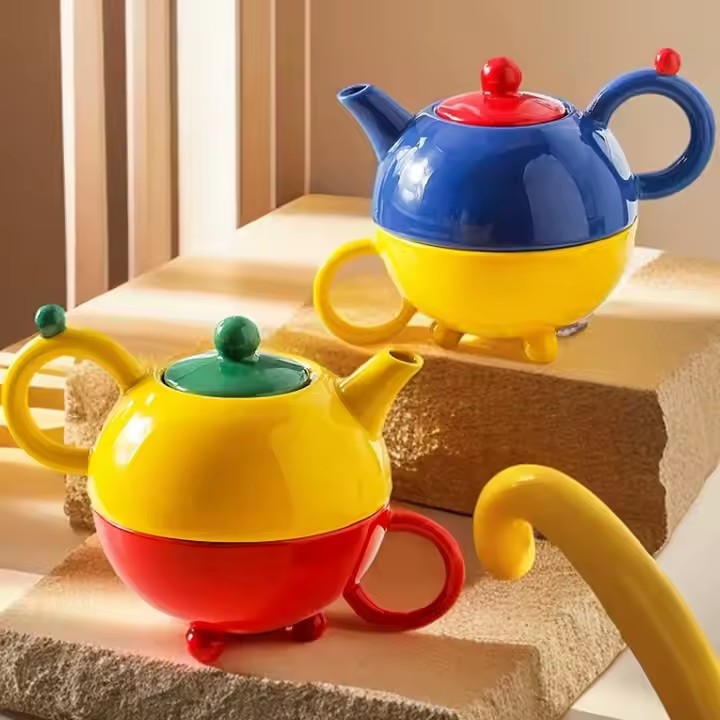 High-Aesthetic Custom Ceramic Teapot with Elegant Modern Design