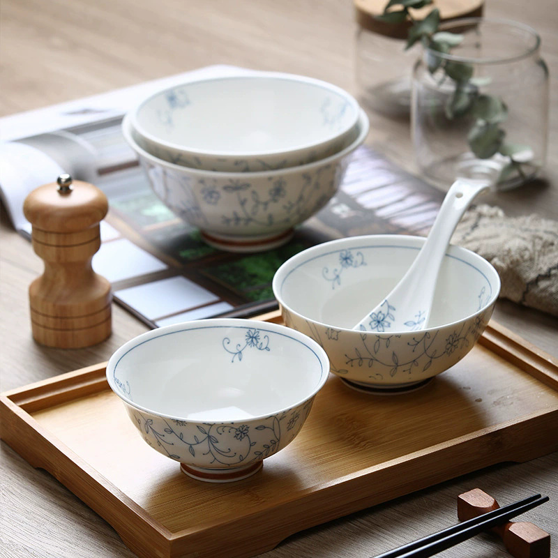 High aesthetic ceramic dinnerware set for home and gift use