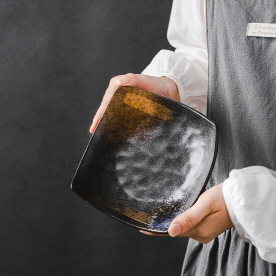 Large capacity hat-shaped irregular ceramic serving plate